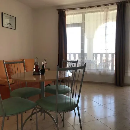 Kambani Nadezhda Apartamento *