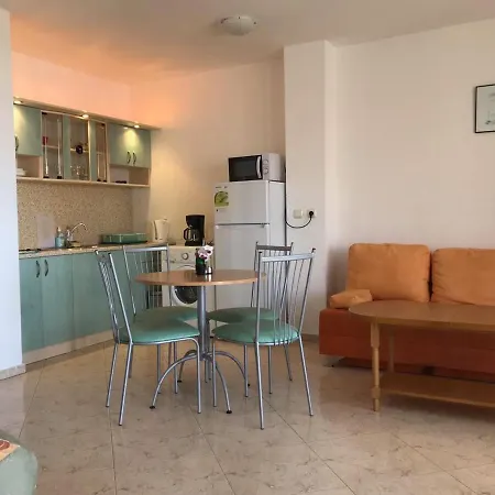 Kambani Nadezhda Apartamento *