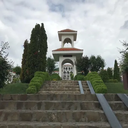 Kambani Nadezhda Свети-Влас